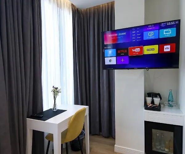 N Center By Noshi Τίρανα