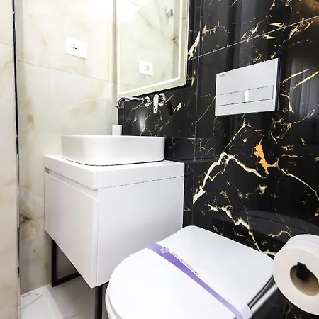 Otel N Center By Noshi Tiran