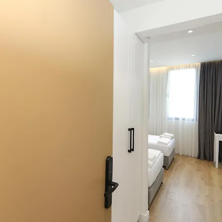 N Center By Noshi Otel