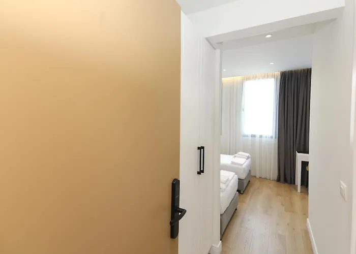 N Center By Noshi Hotel