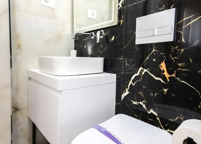 N Center By Noshi Hotel